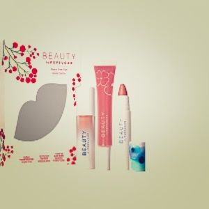 Peace Love Lip